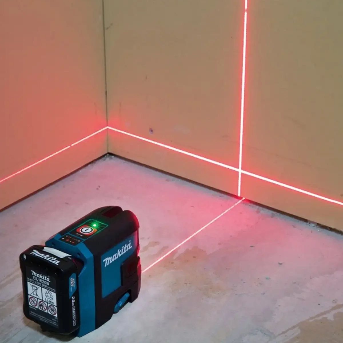 makita akumulatorski križni laserski nivelir / laser sk105dz